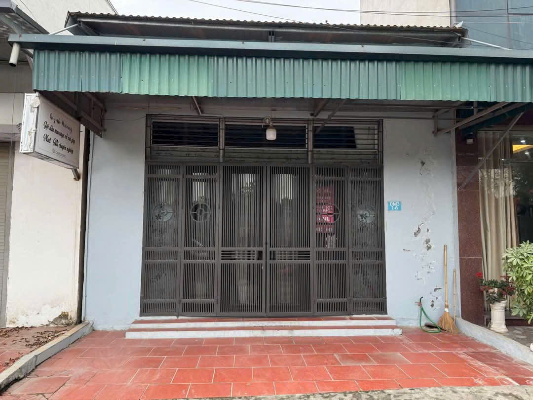  BÁN ĐẤT TẶNG NHÀ CẤP 4 -ĐÔNG NGẠC - DT50M2 - MT4,5M2 - GIÁ 7.8 TỶ - ĐƯỜNG  Ô TÔ TRÁNG - KINH DOANH 