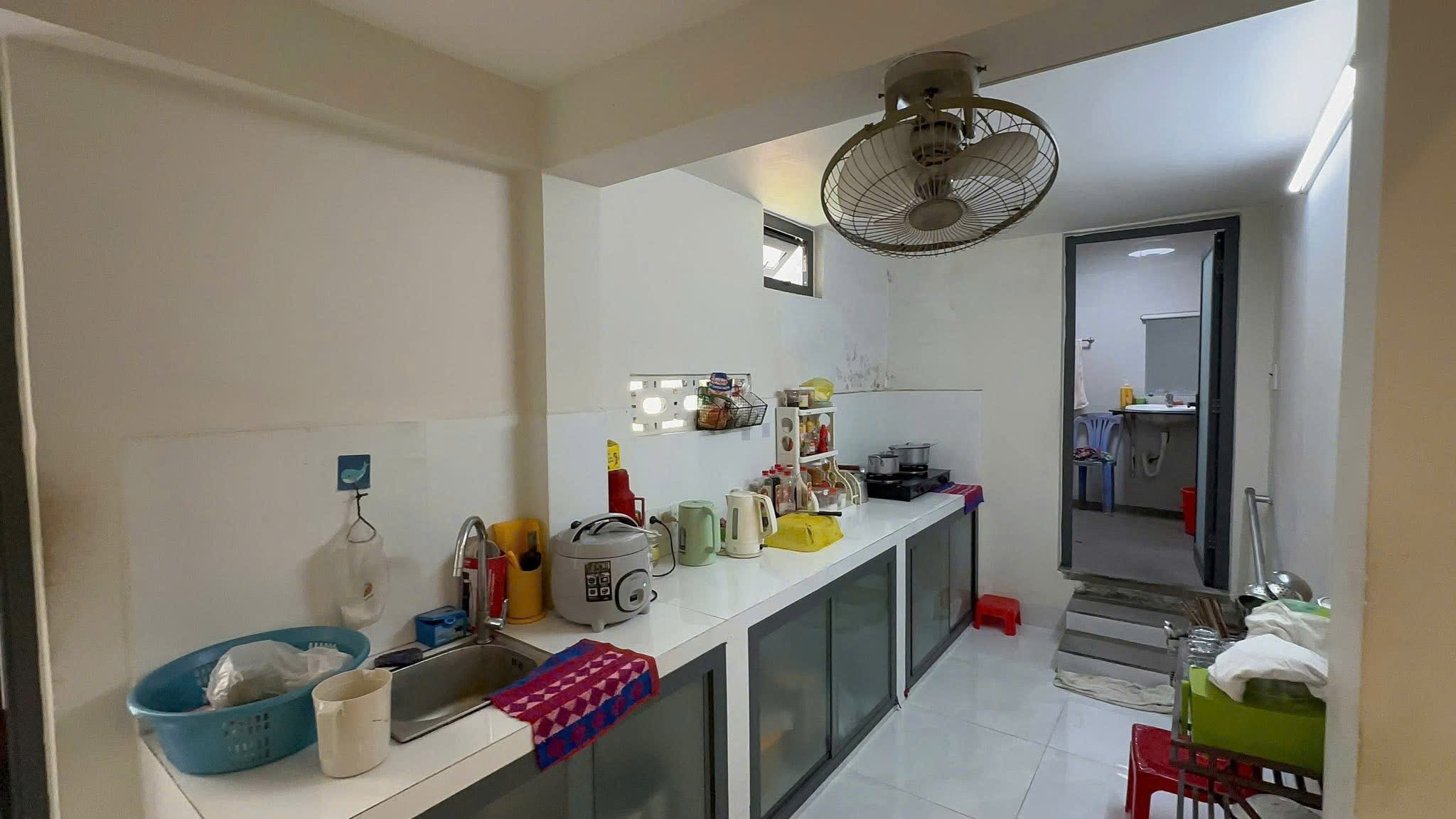  Bán nhà cách biển Hòn Chồng, Nha Trang 300mDiện tích 164m, diện tích thực gần 200m Giá 13,2 tỷ  mọi thông tin chi tiết vui lòng liên hệ e 