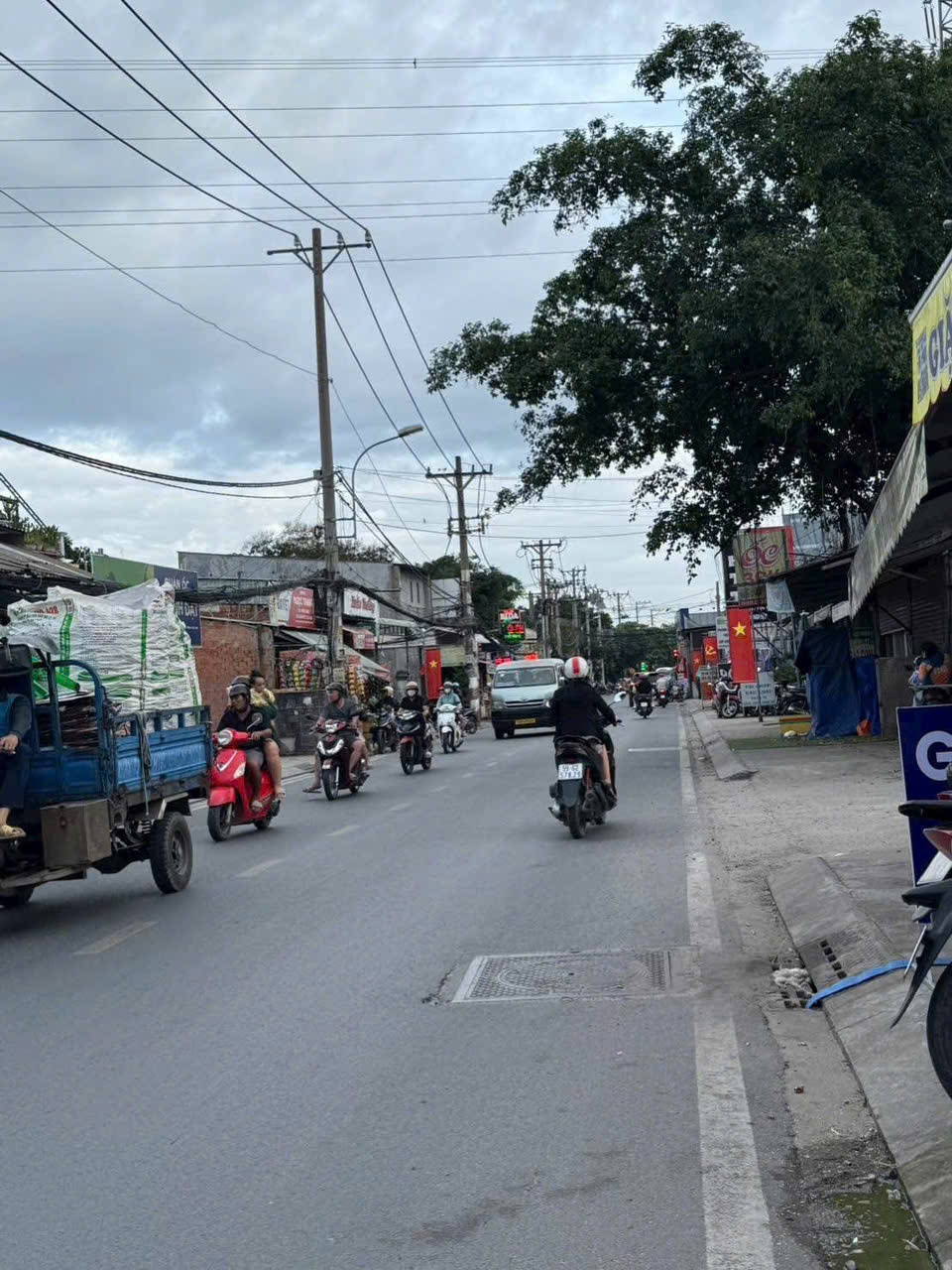  BÁN NHÀ (5.3x28) MẶT TIỀN THỚI TAM THÔN 6 – TRUNG TÂM HÓC MÔN 