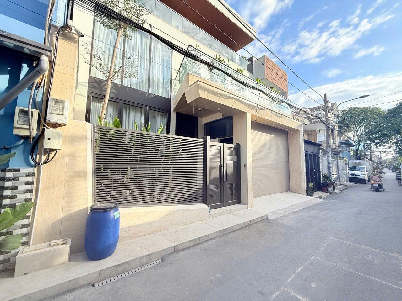  Bán Nhà Quận 2-View Đẹp-Khu Phân Lô Đồng Bộ-Hàng Xóm Văn Minh-Tiện Ích Đầy Đủ-Đường 7M-Giá 5,7 Tỷ 