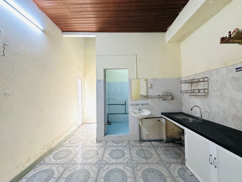  ► Sau lưng MT Điện Biên Phủ, 10m ra Ô tô, 81m2, ngang 5m, nhỉnh 4 tỷ 