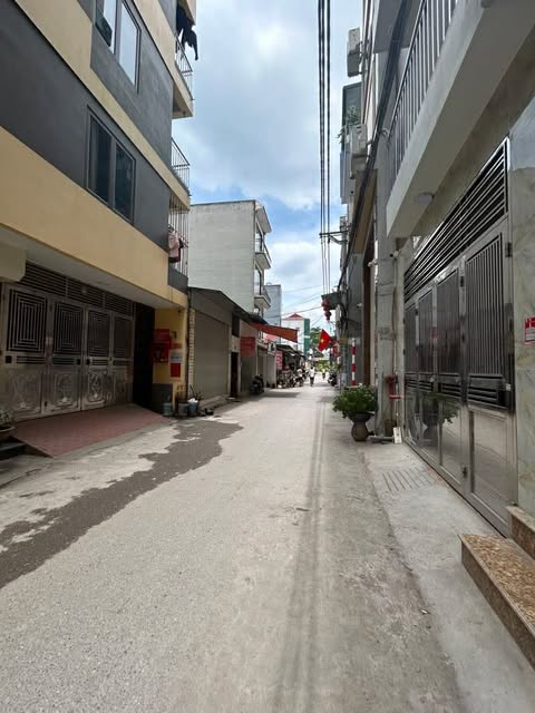  GIẢM 500 TRIỆU – CHỈ CÒN 7,9 TỶ
PHÚ DIỄN – BẮC TỪ LIÊM  40M² – NHÀ MỚI – 1 NHÀ RA Ô TÔ TRÁNH 