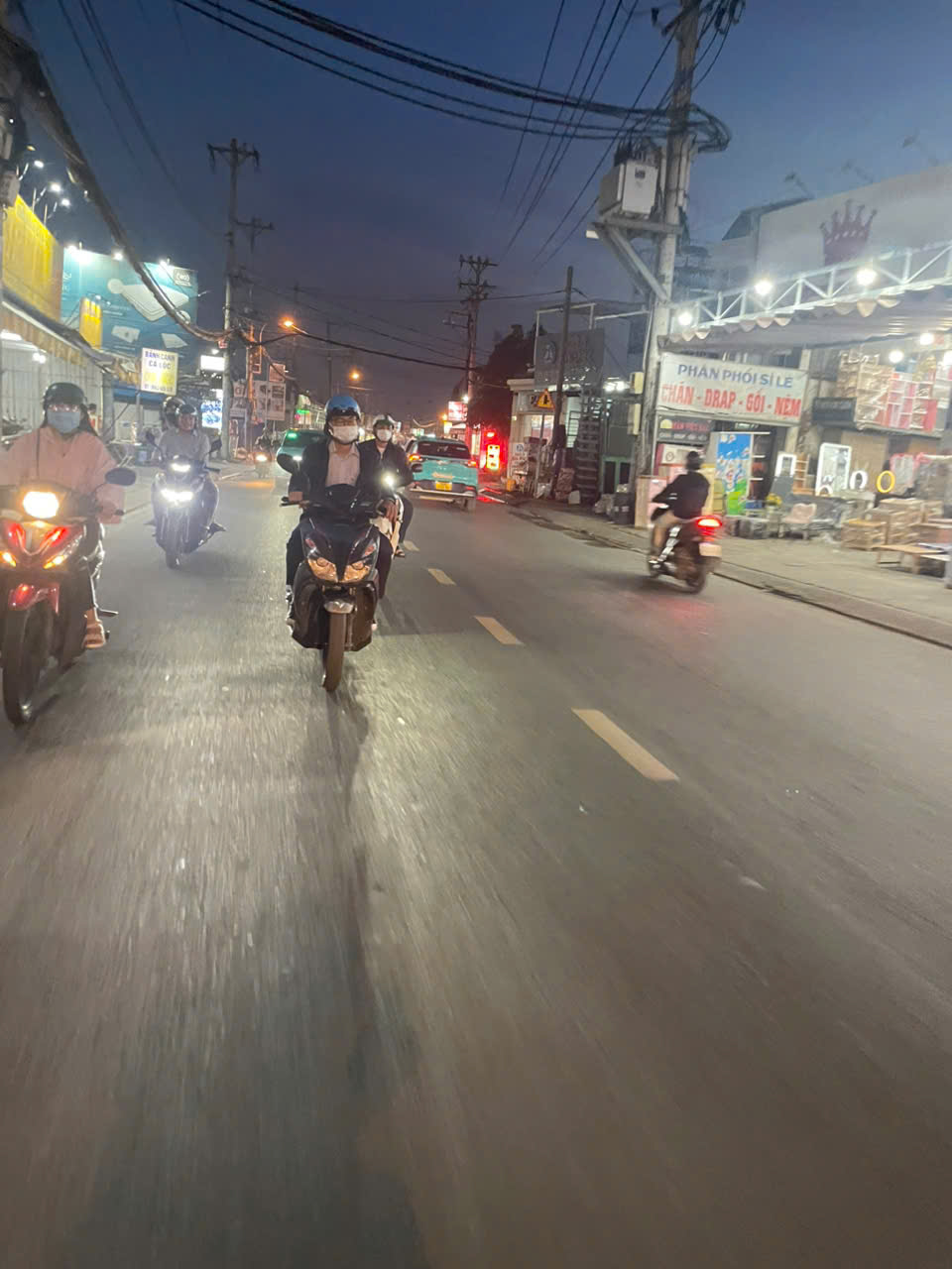  Bán nhà mặt tiền 8x40 m giá 17,5 tỷ Đường Hà Huy Giáp 