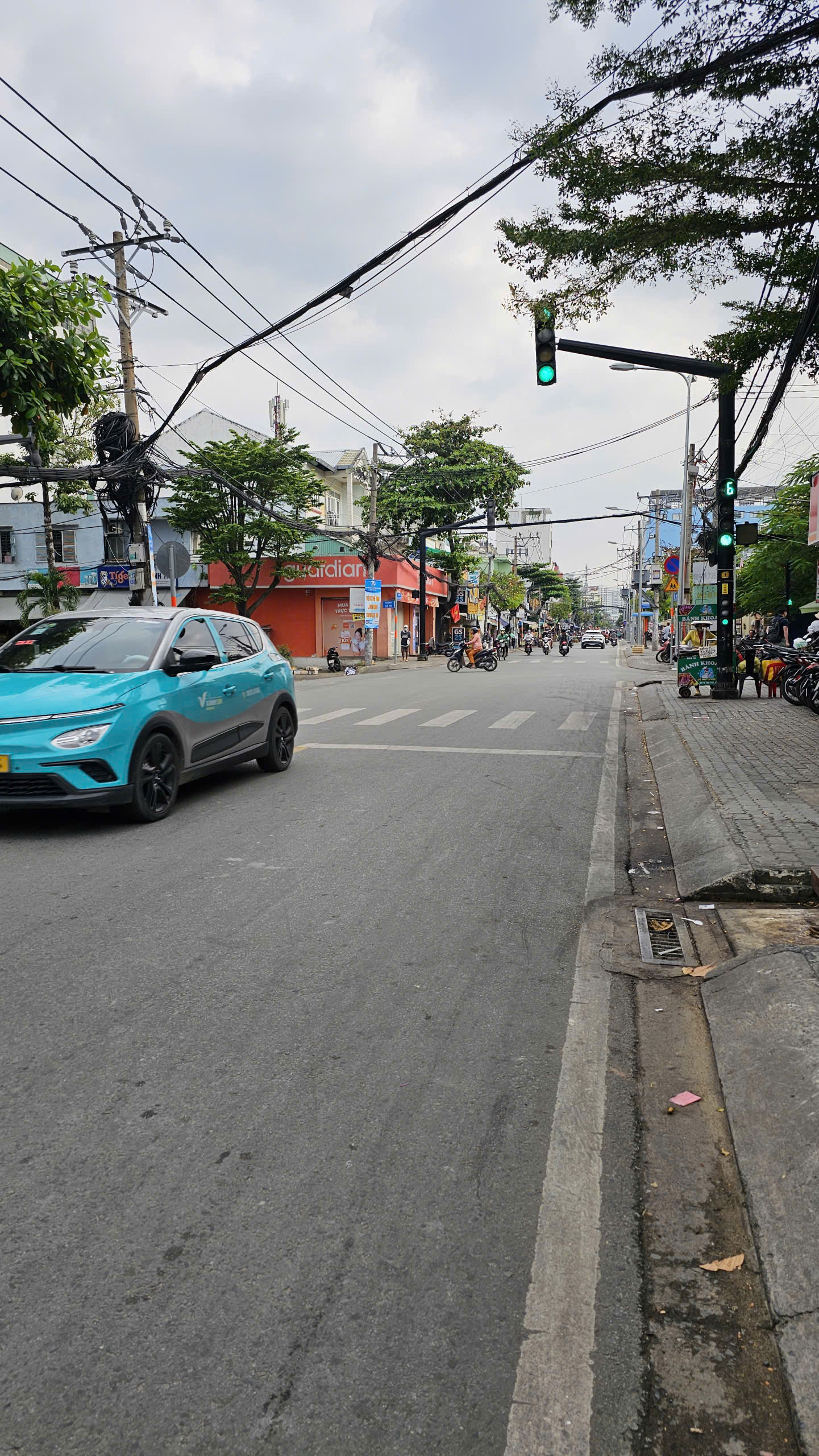  SÁT MẶT TIỀN TÂN QUY Q7 
NGANG 6.5 X ĐÚC MỚI 4 TẤM 