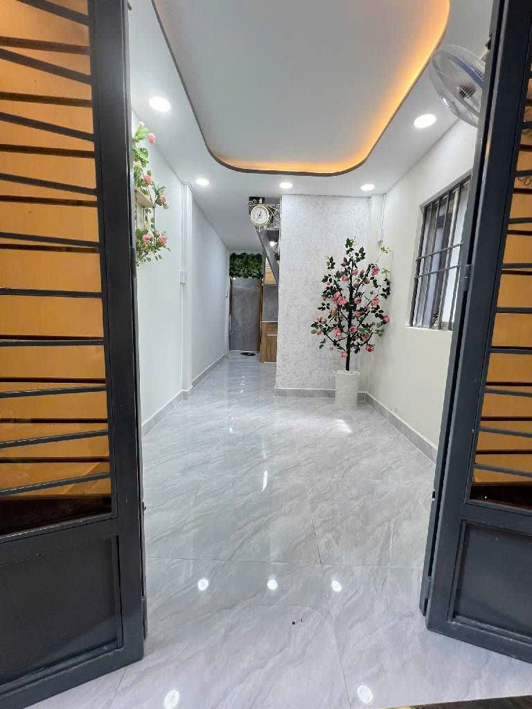  BÁN NHÀ ĐẸP TẠ QUANG BỬU P2 Q8 - HẺM BA GÁC - 3 TẦNG 4PN 2WC - SÁT PARCMALL - NHỈNH 2 TỶ. 