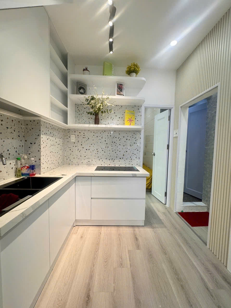  BÁN NHÀ 2 TẦNG MỚI ĐẸP, THIẾT KẾ HIỆN ĐẠI, FULL NỘI THẤT – VÀO Ở NGAY – TRUNG TÂM LÊ DUẨN ĐÀ NẴNG – GIÁ CHỈ 3,3 TỶ 