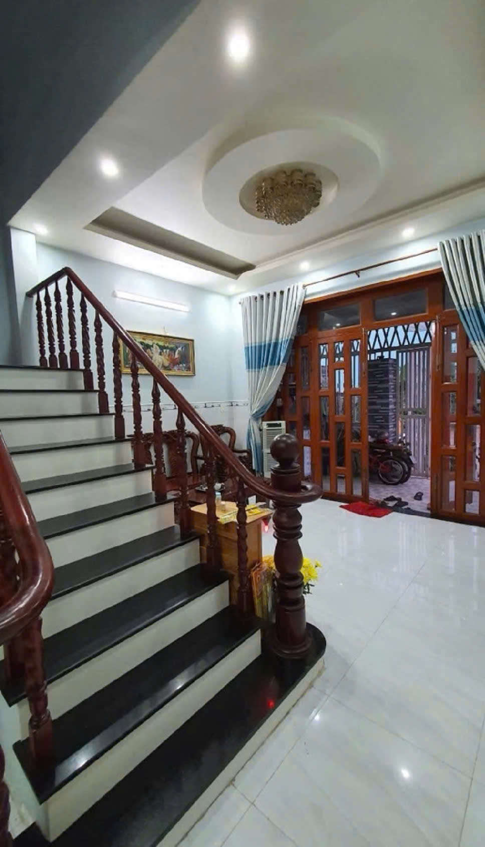  Nhà đẹp mới tinh ở ngay Hẻm Xe Hơi ngủ trong nhà 89m Phường Thạnh Mỹ Lợi,Q2 
8ty
- Kết cấu 3 tầng 4 phòng ngủ 3wc
- Hoàn Công đủ.
#muabannhadatquan2quan9 Lh 0906 22 78 39 Em Vân 