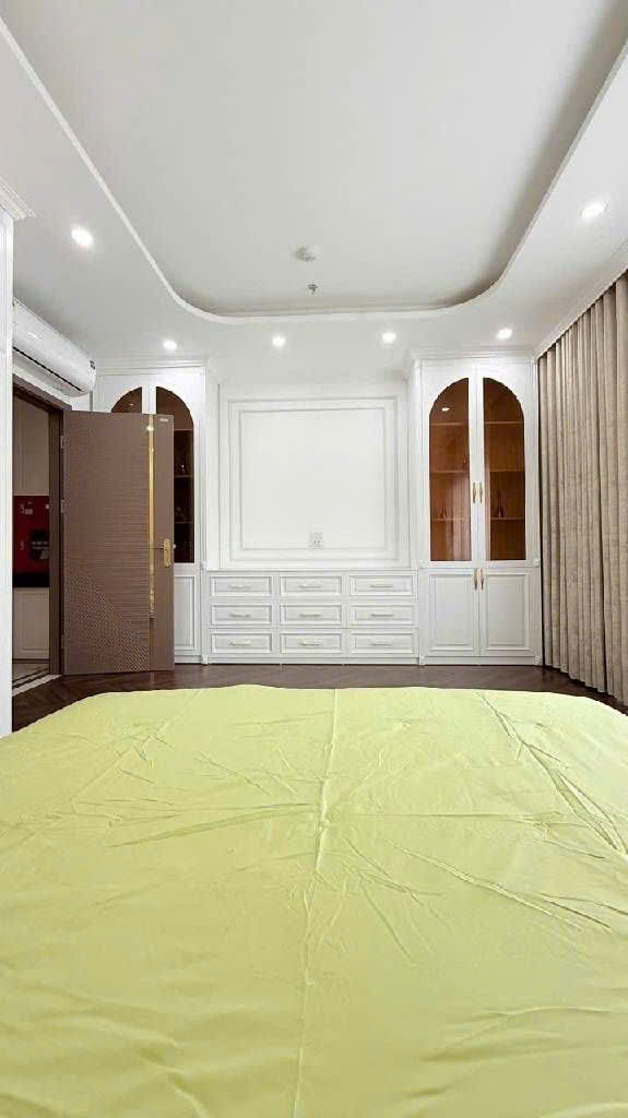  Bán nhà Siêu đẹpViệt Hưng - Gara- Ô chờ Thang máy- Dân trí tuyệt vời- 55m 5 tầng Full NT- 11,x tỷ(TL) 