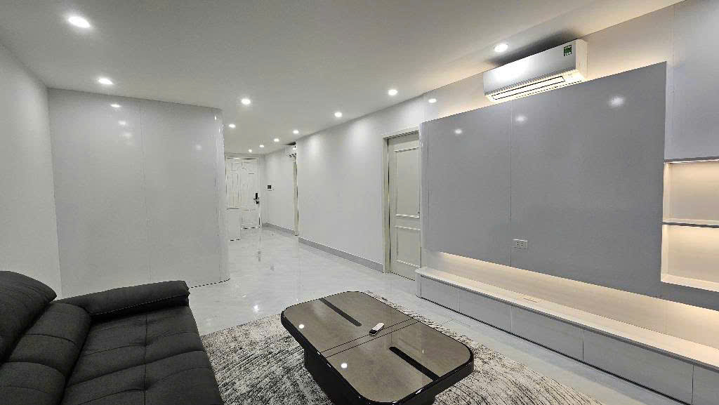  BÁN NHÀ CHU HUY MÂN LONG BIÊN, DÂN XÂY,NGÕ NÔNG,2 THOÁNG,106M NHỈNH 12 TỶ 