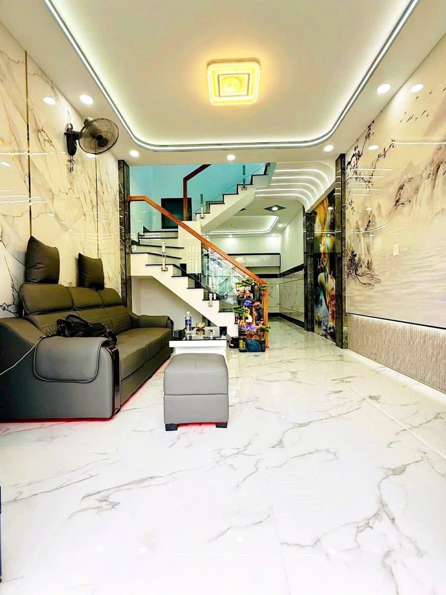  NHÀ 2 TẦNG ĐÚC MỚI TINH 34M2 HẺM XE HƠI GẦN CHỢ THIẾC. LÊ VĂN KHƯƠNG, PHƯỜNG HIỆP THÀNH, QUẬN 12. 