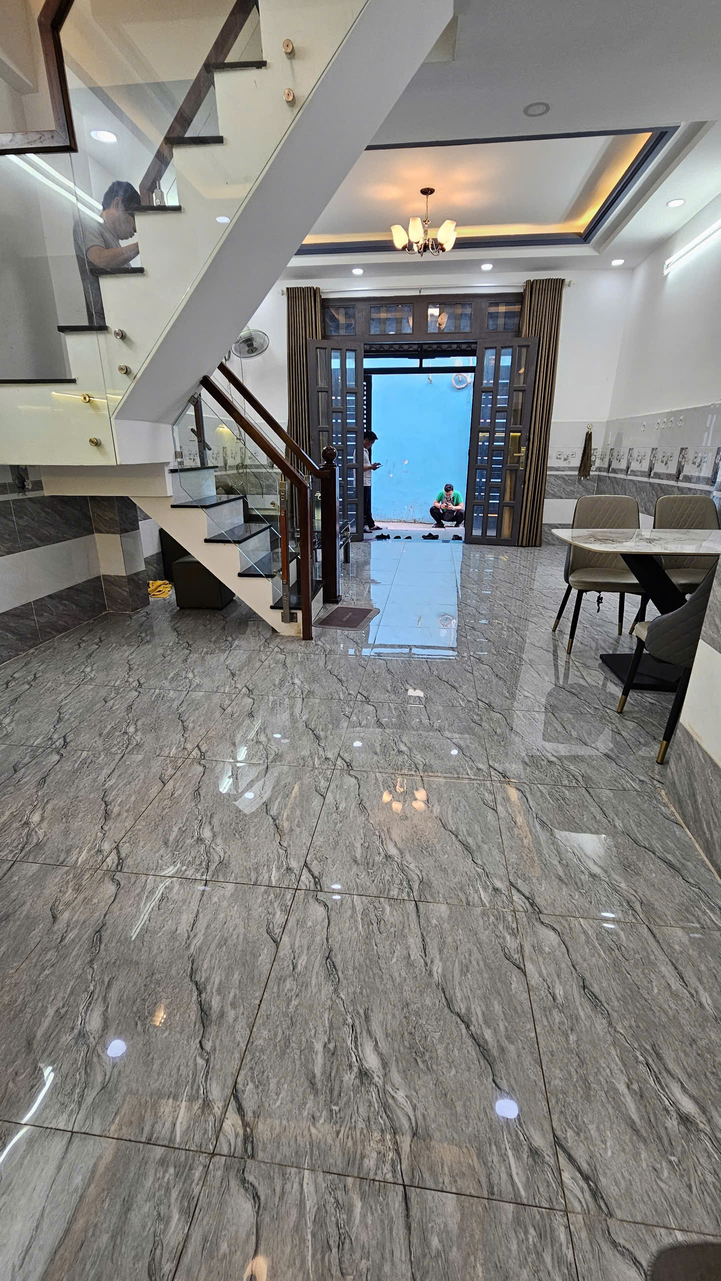  sát mặt tiền lâm văn bền Tân Hưng Q 7
Ngang 5 Dài 10 
2 T CÓ 5 TÊ 