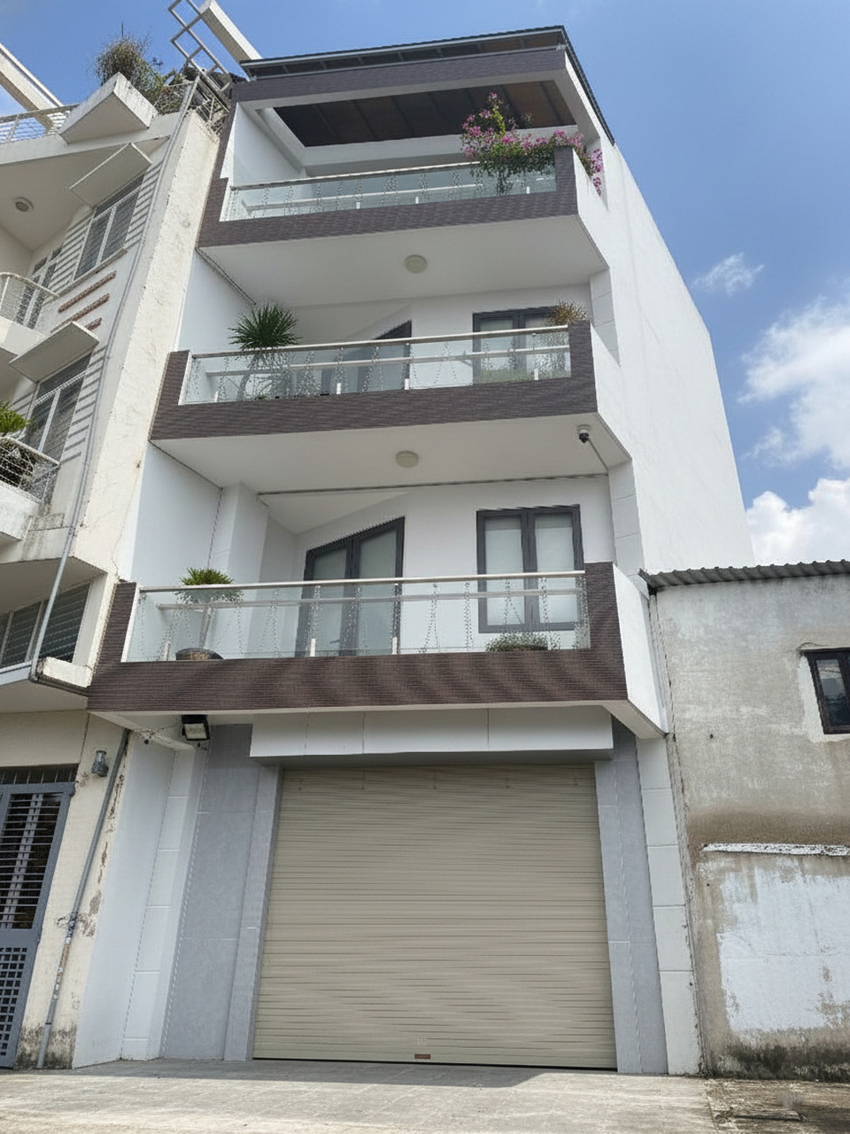  L1637 ⭐️ Nhà Mặt tiền sông Vàm Thuật GV, SHR, Vuông, Đ.20m, 4 tầng, 5x9m, 8.x tỷ 