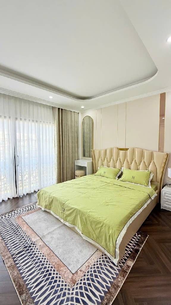  Hiếm- Bán nhà đẹp NGuyễn Văn Cừ- Gara- Thang Máy- Oto tránh- full NT 48m 7 tầng nhỉnh 16 tỷ(TL) 