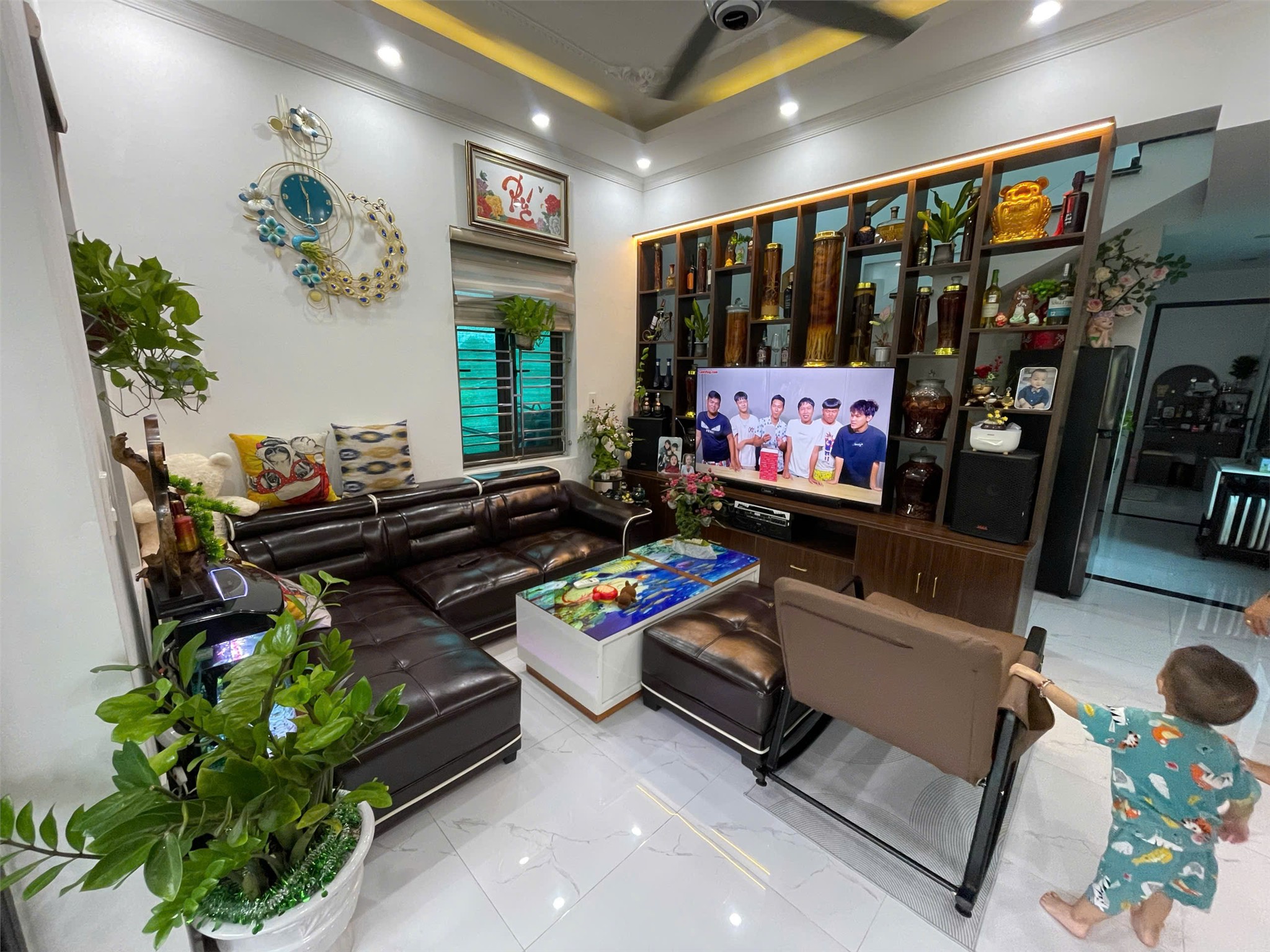  NHÀ ĐỘC LẬP 2 TẦNG – CĂN GÓC 2 MẶT THOÁNG – HẢI THÀNH 2
60M², NGÕ 3M, Ô TÔ ĐỖ CỬA – GIÁ CHỈ 2,4XX TỶ – ZALO 0567 222 555 