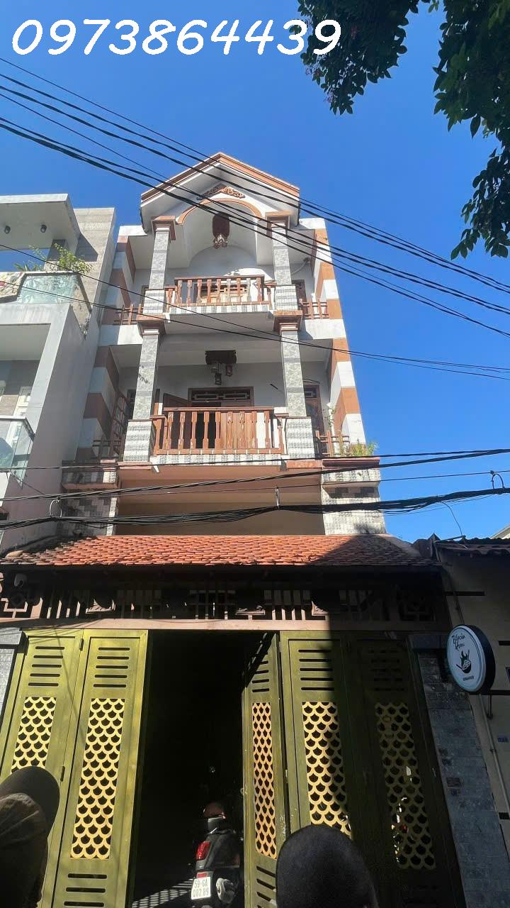  ???? BÁN NHÀ ĐẸP 5 TẦNG – QUẬN 12
TẶNG FULL NỘI THẤT GỖ CAO CẤP – HẺM THÔNG 2 XE HƠI TRÁNH NHAU – NGANG 5M – 4PN – 3WC – GIÁ CHỈ NHỈNH 6 TỶ TL 