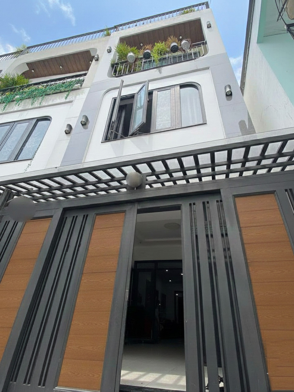  L1656 ⭐️ sát LOTTE Mart Gò Vấp, SHR, Vuông, 3 tầng, 3x11m, 4.x tỷ 