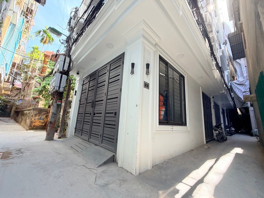  HÀNG HIẾM, SIÊU PHẨM TRUNG TÂM CẦU GIẤY -FULL NỘI THẤT XỊN-Ở NGAY - GẦN PHỐ _ 5 TẦNG – 30M2 