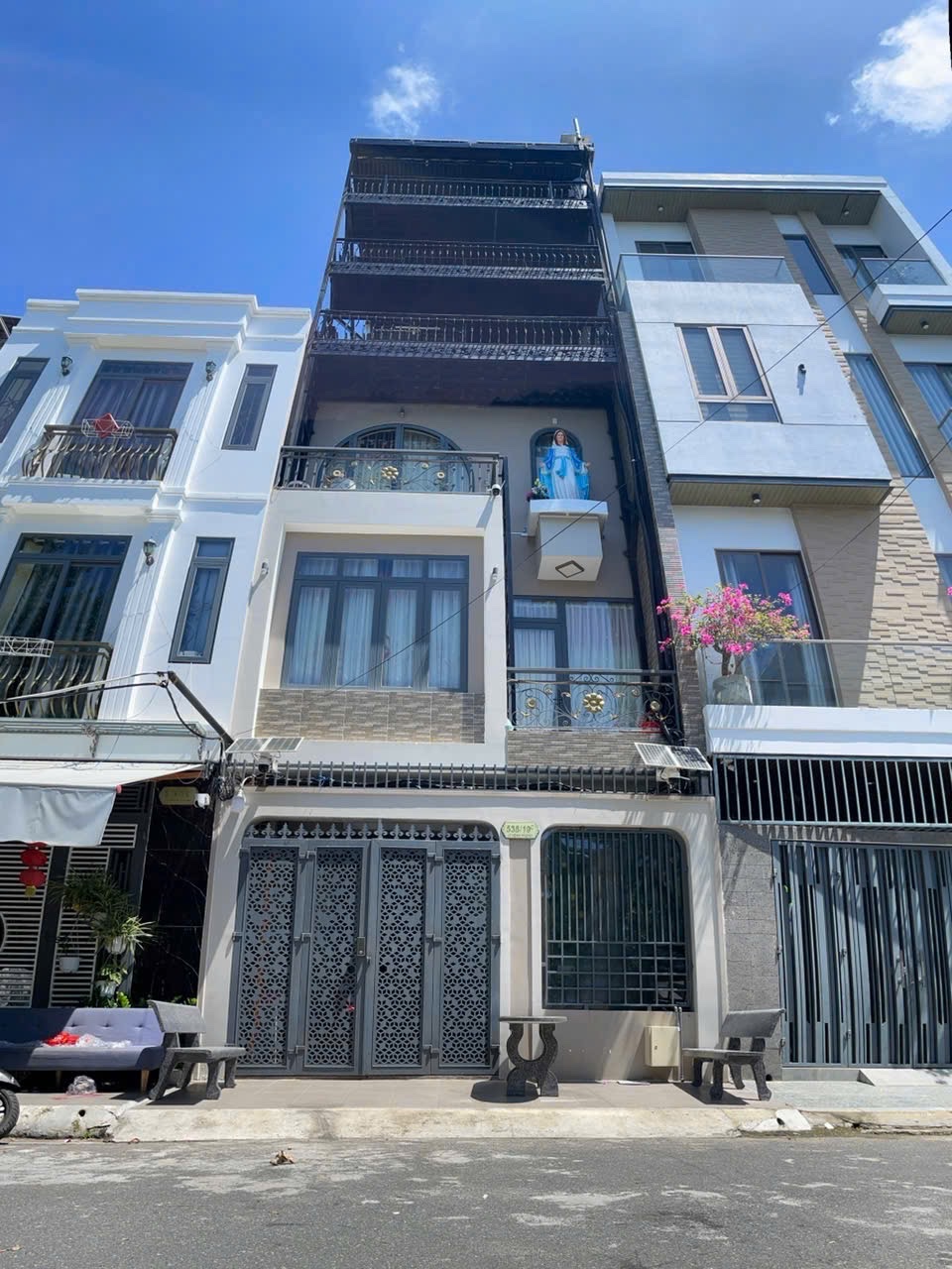  Bán nhà đẹp 4 tầng full tiện nghi – thang máy + NLMT – đường 10m Phước Long 