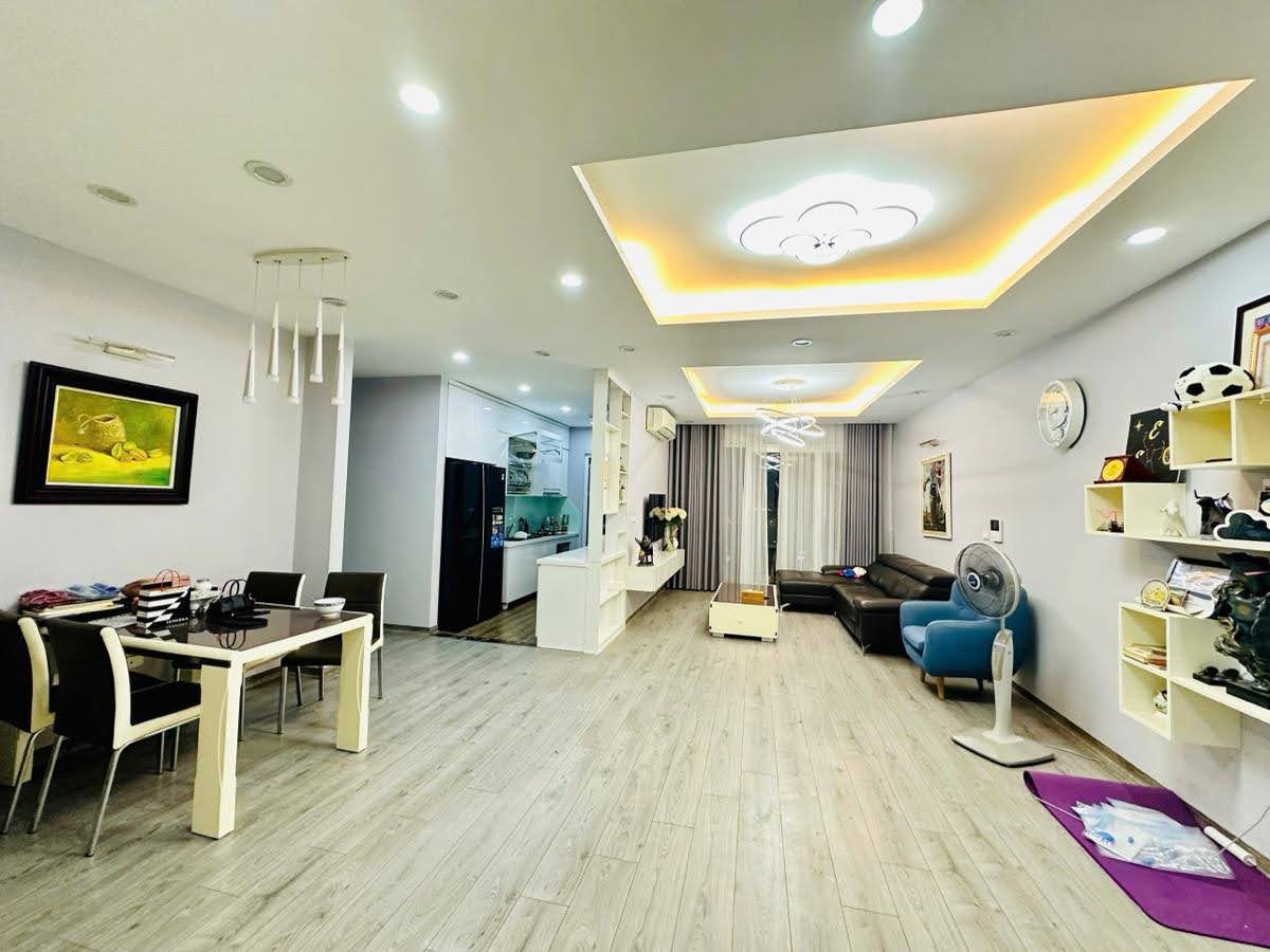  Bán nhà Khu Đô thị mới Đại Kim (Nguyễn Cảnh Dị)-54*5tầng, vỉa hè rộng- Giá nhỉnh 21 tỷ 