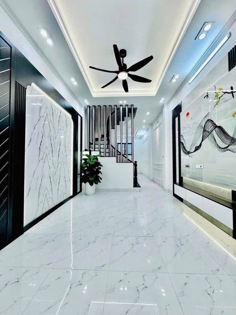  Bán Nhà Xuân La 48m, 4 tầng, oto đỗ cửa! Mặt tiền kinh doanh! 