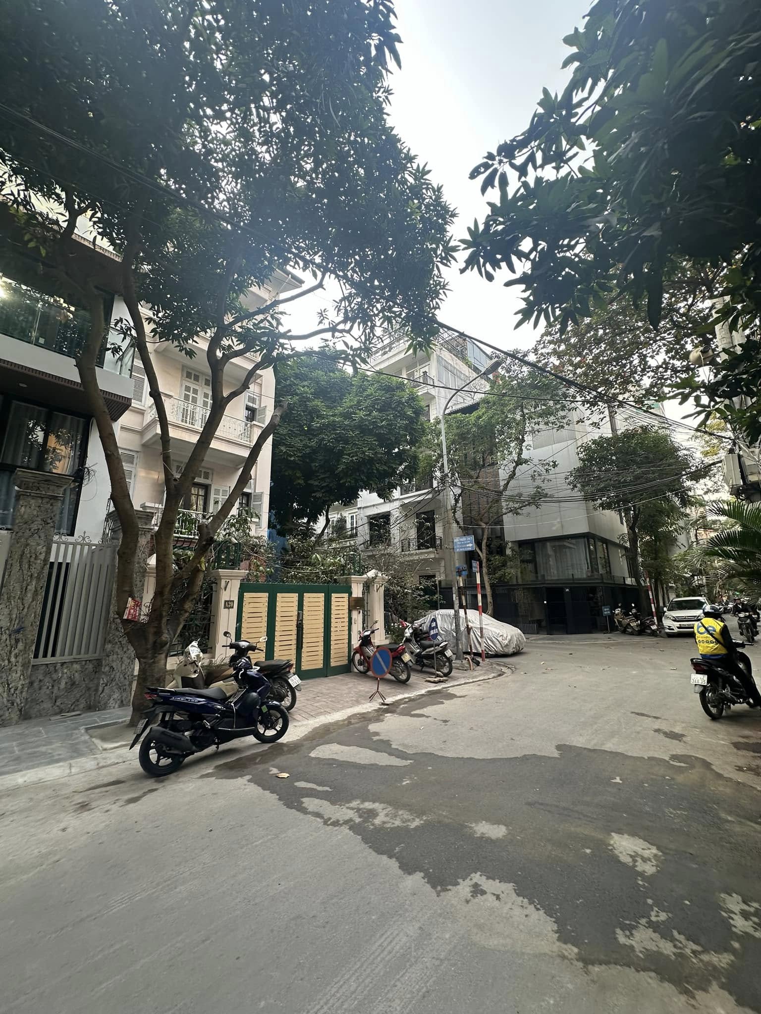  Biệt Thự Cầu Giấy, ô tô tránh, 133m, 4 tầng, mt 7,2m, 41 Tỷ 