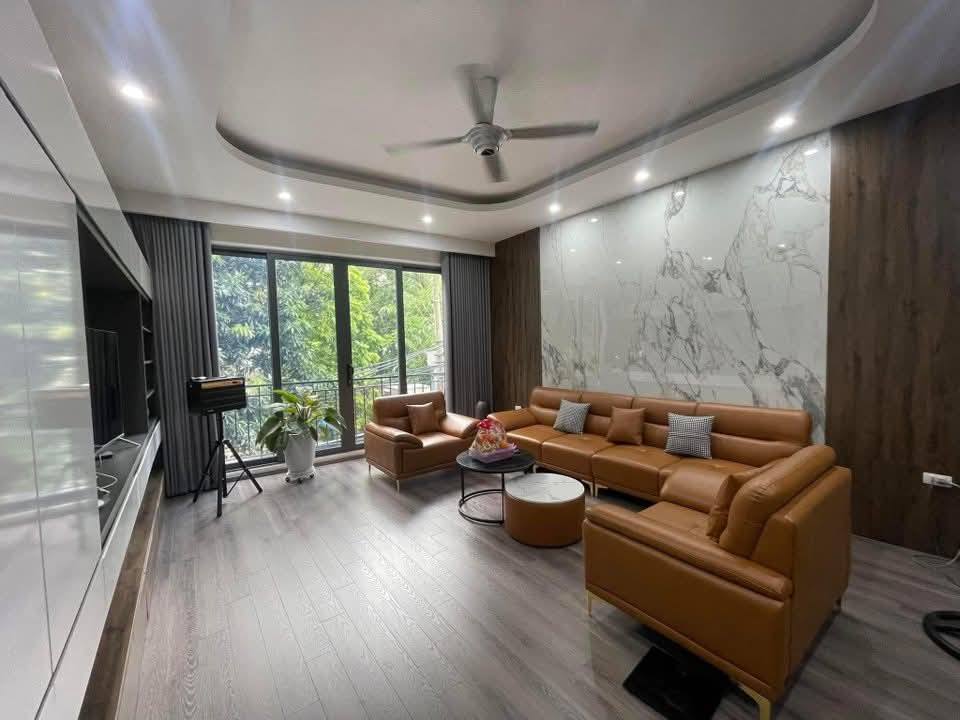  Siêu hiếm, bán nhà Ngọc Hà, ô tô vào nhà, 95m, mặt tiền 5.5m, chỉ hơn 19 tỷ 