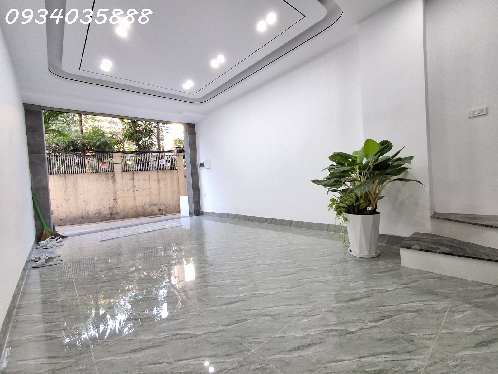  Bán nhà mới Phố Trạm – 31m² – 7 tầng thang máy – ô tô vào nhà – Long Biên 