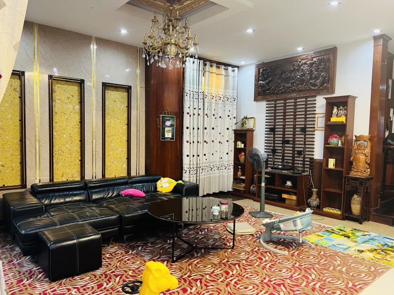  ♪ Biệt Thự sát MT CMT8, Khuê Trung, giá chỉ 43tr/m2, 456m2, ngang 13m, 3 tầng, 19.x tỷ 