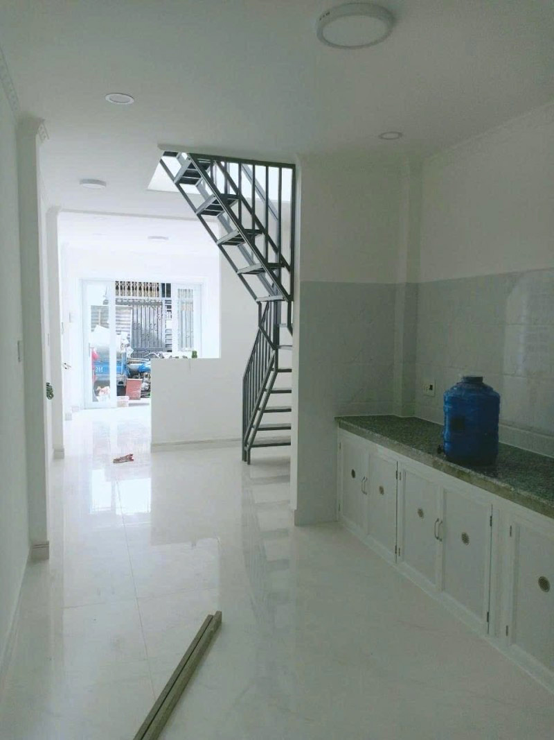  Bán Gấp Nhà 2 Tầng Trường Thọ 39m² Giá 3,7 Tỷ – Sổ Hồng Riêng, Gần Ga Metro Bình Thái 