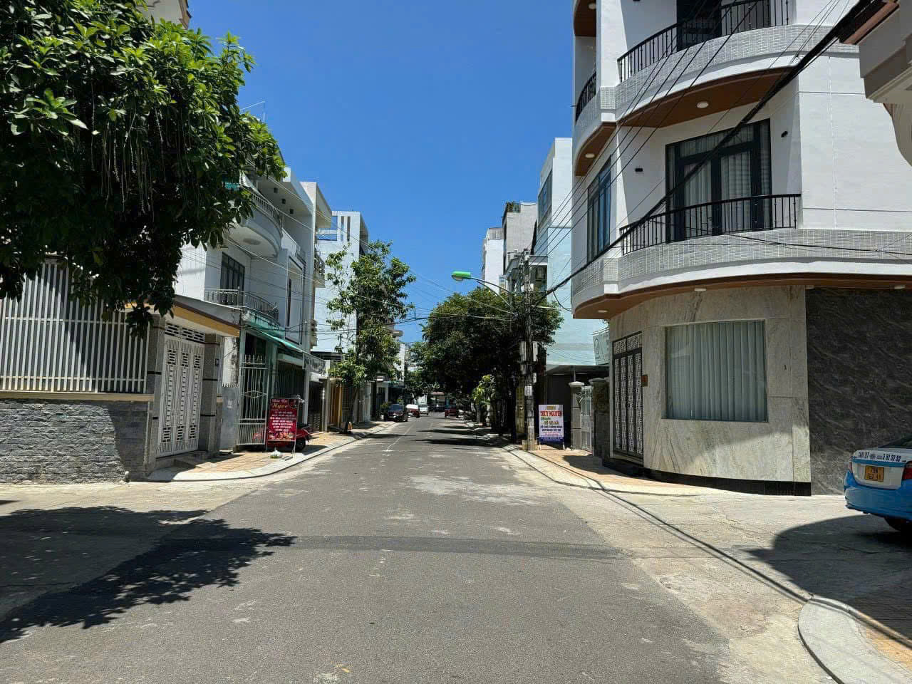  Bán nhanh nhà Mặt Tiền Phan Vinh cách biển chỉ 500m
Ngang 5.02 nở hậu nhẹ 5.03m  diện tích 97.5m2  Giá chỉ 9.5 tỷ Liên hệ en để biết thêm thông tin chi tiết 