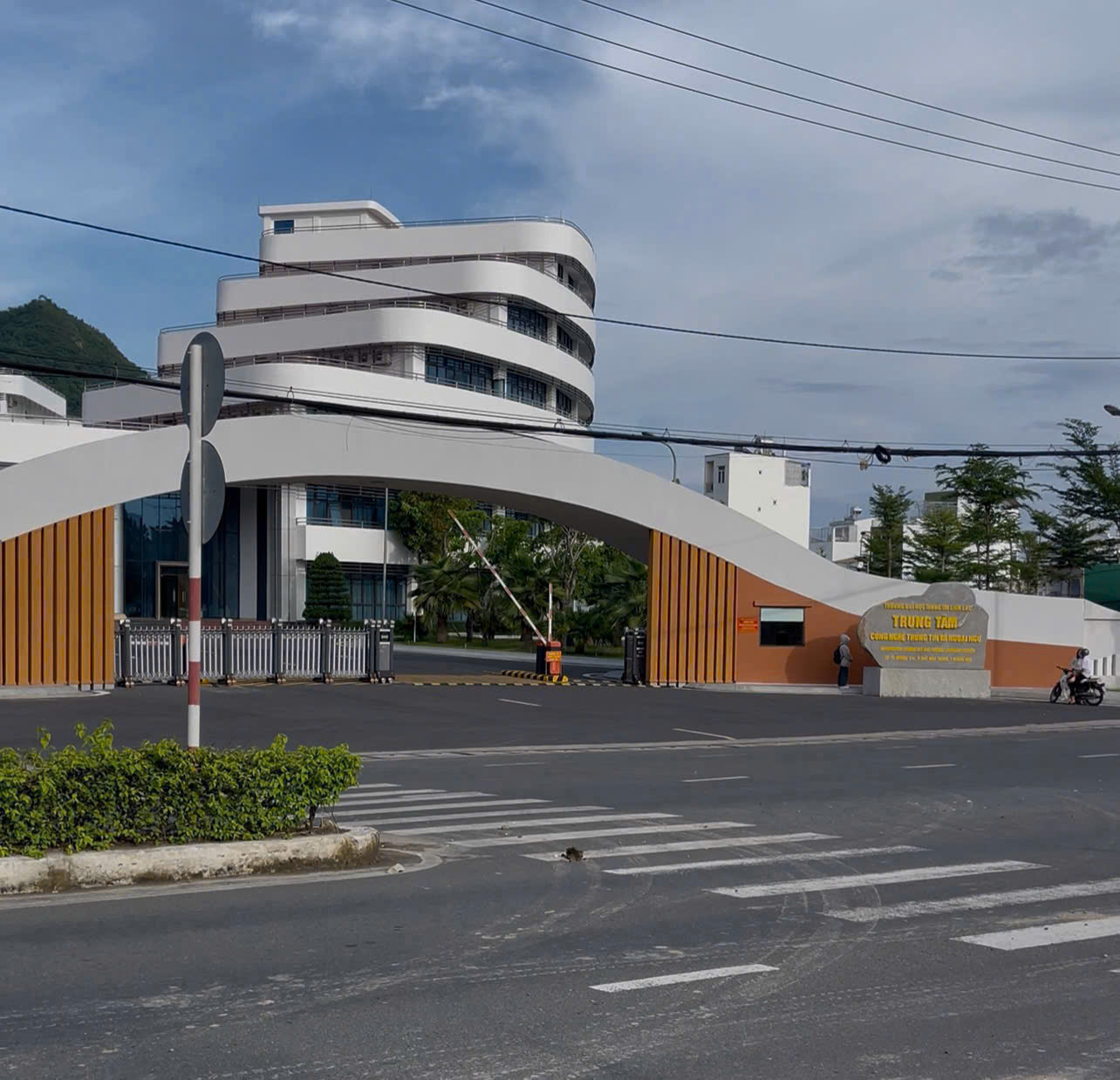  BÁN ĐẤT 2 MẶT TIỀN THOÁNG ĐẸP – CÁCH ĐƯỜNG 2/4 CHỈ 50M – PHƯỜNG VĨNH HẢI, NHA TRANG 