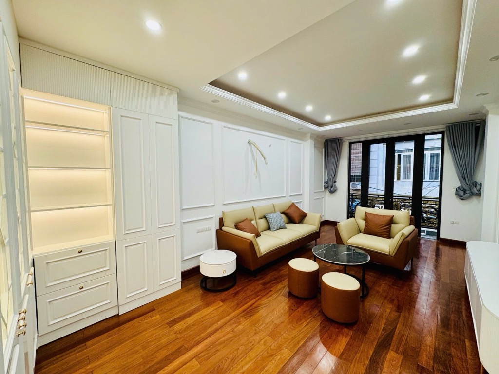  BÁN NHÀ HỒNG TIẾN LONG BIÊN,OTO,THANG MÁY,FULL NỘI THẤT,45M NHỈNH 10 TỶ 