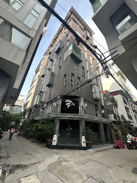  ĐỖ QUANG - NGUYỄN THỊ ĐỊNH - 7 TẦNG THANG MÁY, FULL NỘI THẤT, GẦN PHỐ, 7 CHỖ VÀO NHÀ 