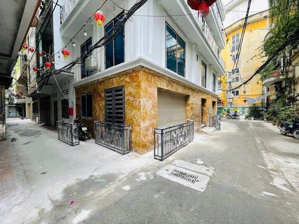  CCMN THANH XUÂN – PHÂN LÔ Ô TÔ TRÁNH – 8 TẦNG THANG MÁY – LÔ GÓC – 3 THOÁNG! 