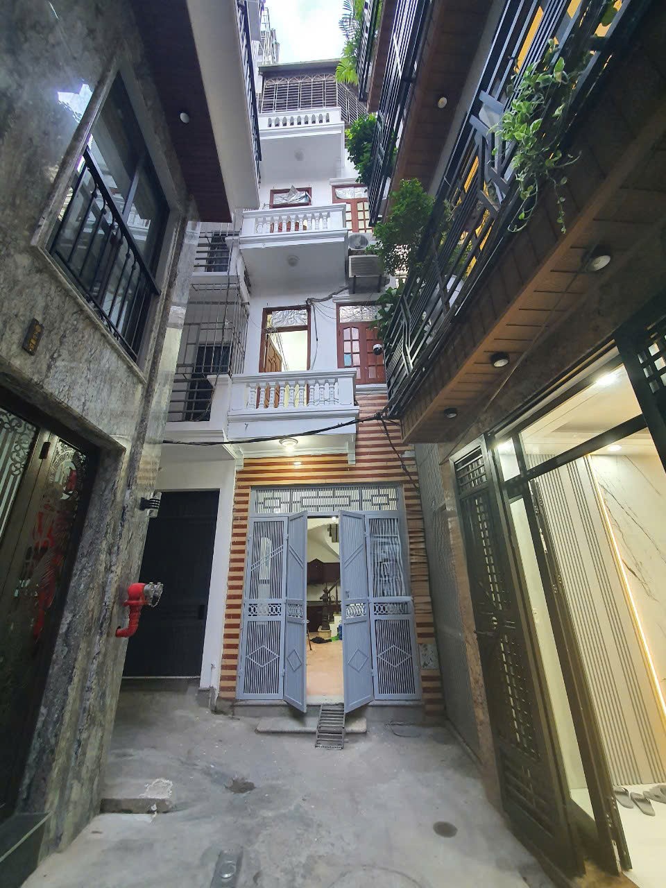  Cho thuê nhà Minh Khai 25m2 x 4 tầng, 3 ngủ, 3 vệ sinh, 9 Triệu/th 