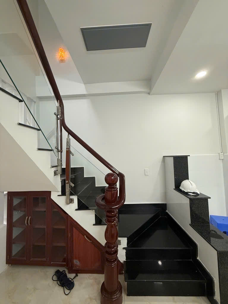  ????????????NHÀ 2 TÀNG MỚI - HẺM THẲNG 4M HẺM XE HƠI - CÁCH ĐUÒNG HUỲNH TẤN PHÁT 50M - NGAY ĐÀO TÔNG NGUYÊN 