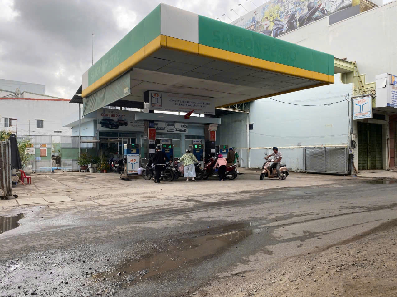  Cần bán đất mặt tiền Dt 320m2 - ngang 18m Mua xong cho thuê lại Giá bán 20 tỷ --- 63tr /m2   mọi thông tin chi tiết vui lòng liên hệ e 