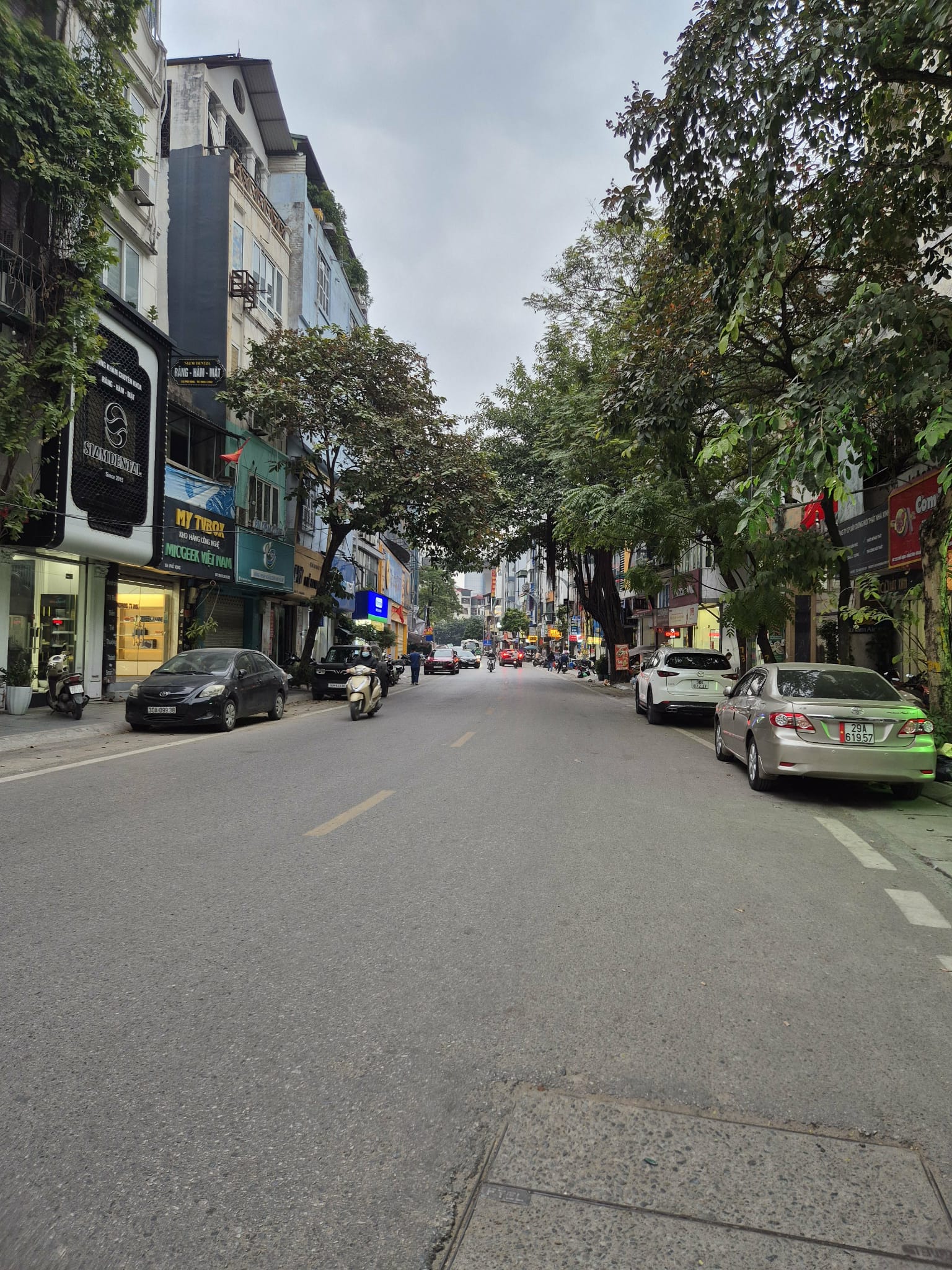  ???? MẶT PHỐ PHỐ VỌNG – 40m² – 5 TẦNG – VỈA HÈ RỘNG – KINH DOANH ĐỈNH 