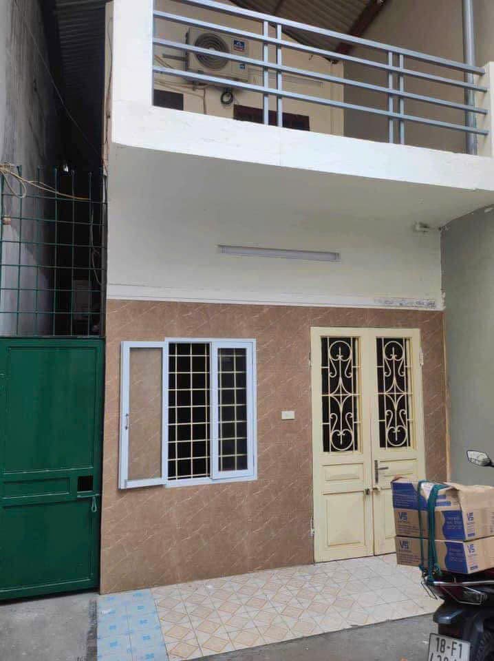  Ngõ 250  Phố Tân Mai diện tích 50m2, 2 tầng, 2 ngủ, 8 triệu vào ngay 