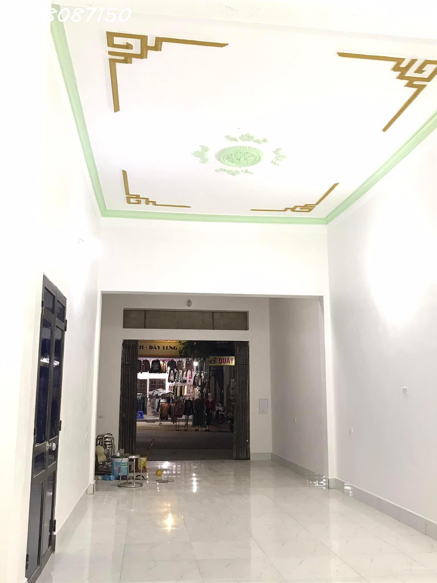  Siêu phẩm - Nhà đẹp 2 tầng mặt phố Quốc lộ 32, Tân Sơn, Phú Thọ, 238 m2, giá 4,5 tỷ 