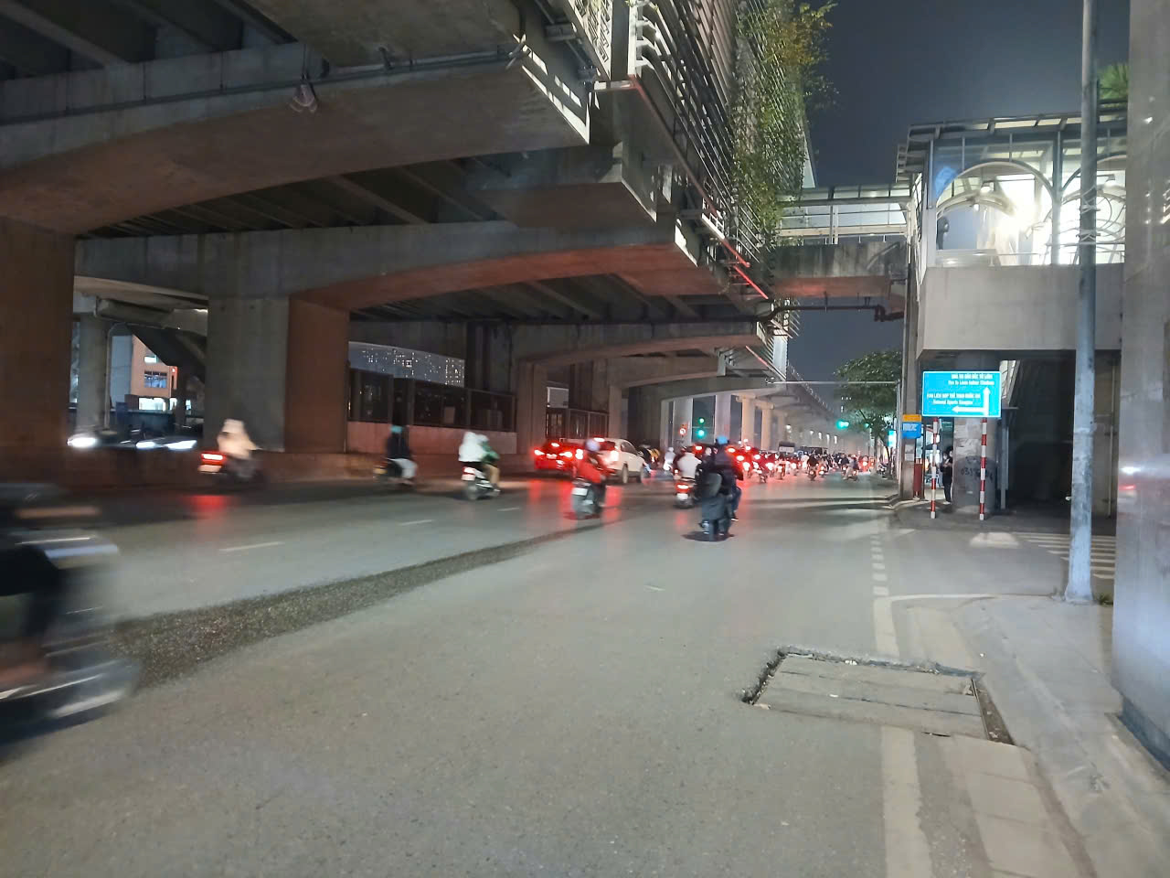  CC CẦN BÁN CĂN 7 TẦNG NẰM NGAY TRUNG TÂM HÀ NỘI .
7 TẦNG THANG MÁY. LÔ GÓC. NGÕ THÔNG. Ô TÔ TRÁNH .KINH DOANH .
10M RA CẦU DIỄN .50M RA GA TÀU.
GIÁ CHỈ 18X TỶ.
LH;0964982442. 