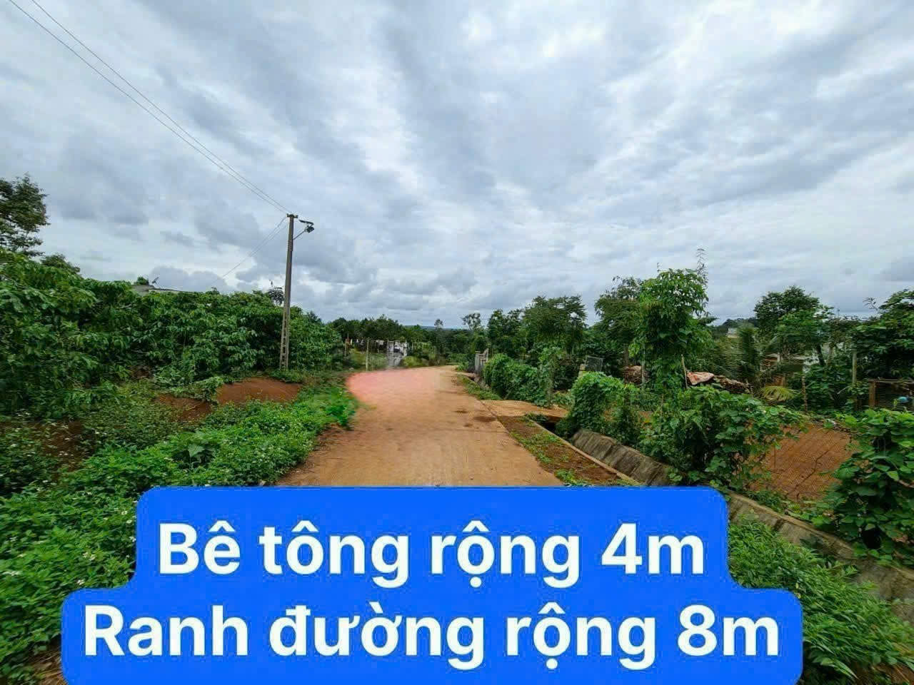  Ea Tosh- Krông Năng- Đắk Lắk dt 8*48m sẵn 60m2 thổ mặt tiền đường bê tông kdc bàn cờ thông các hướng chỉ 4xxtr 