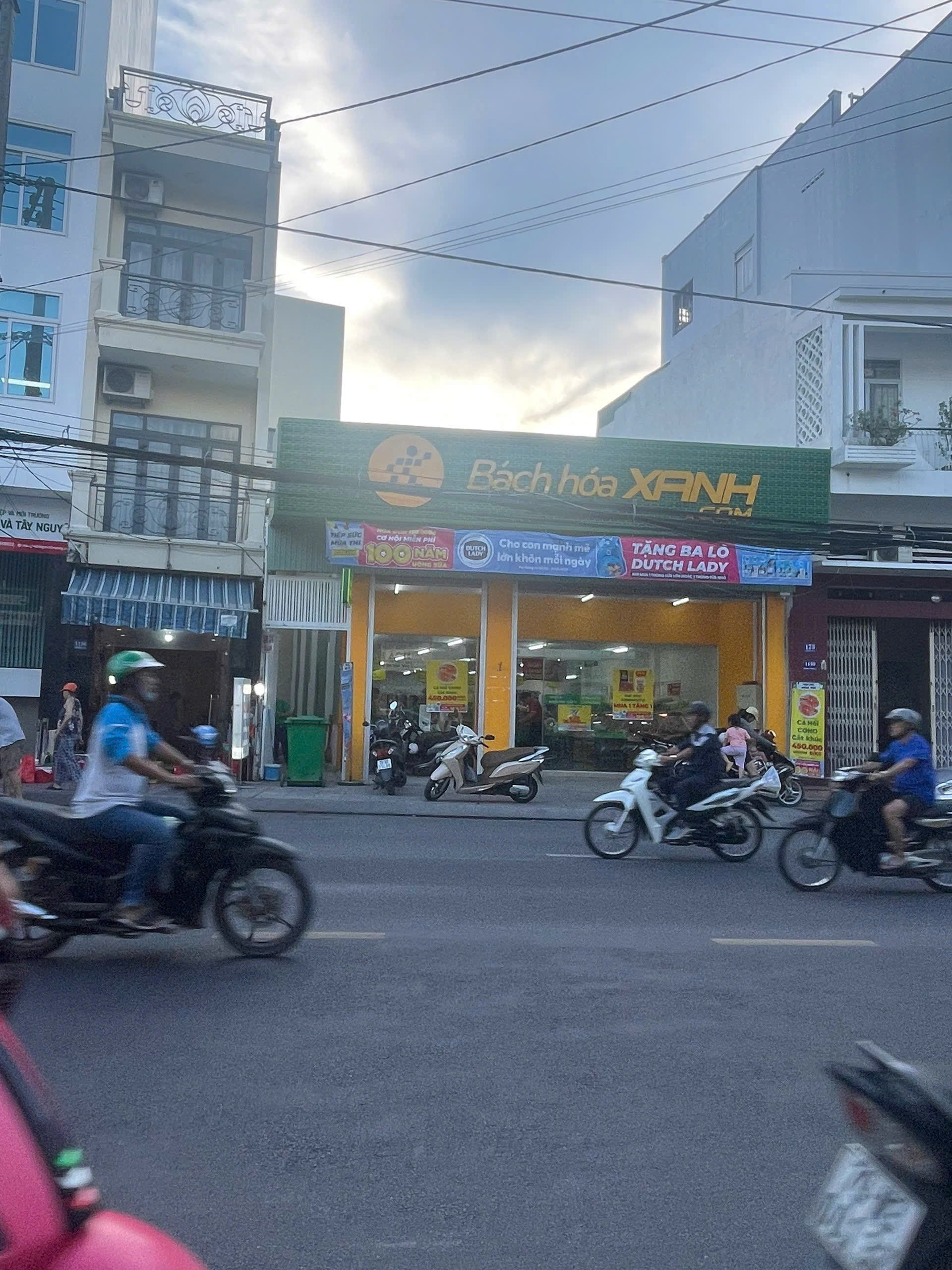  ???? BÁN NHÀ 2 MẶT TIỀN ĐƯỜNG 2/4 – VỊ TRÍ ĐẮC ĐỊA BẬT NHẤT NHA TRANG. GIÁ BÁN 128TR/M2???? 