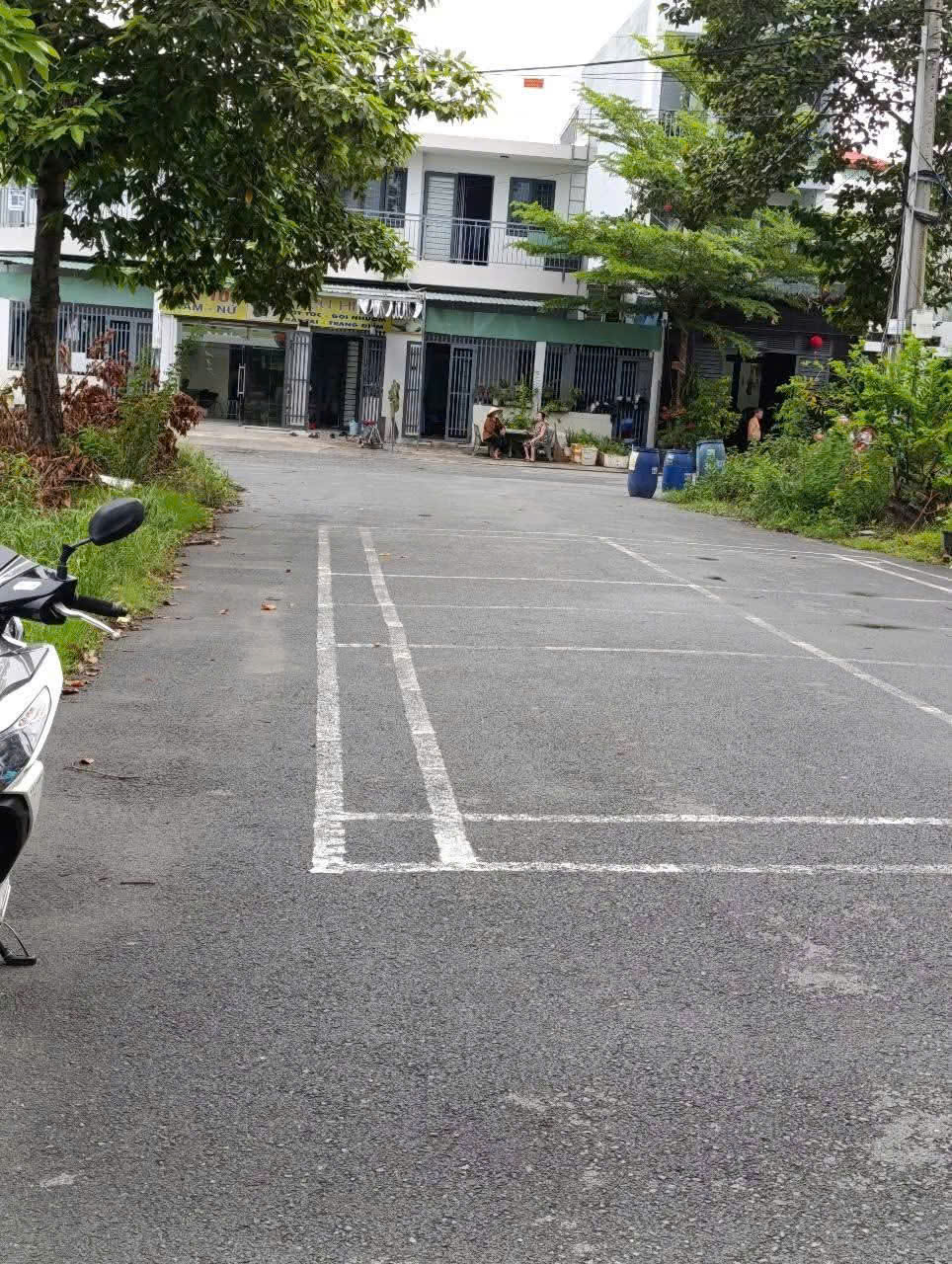  Cần bán nhà đất chính chủ KDC Vĩnh Phú 2 - Gần Number One - Cách trung tâm Quận 1 khoảng 10km 