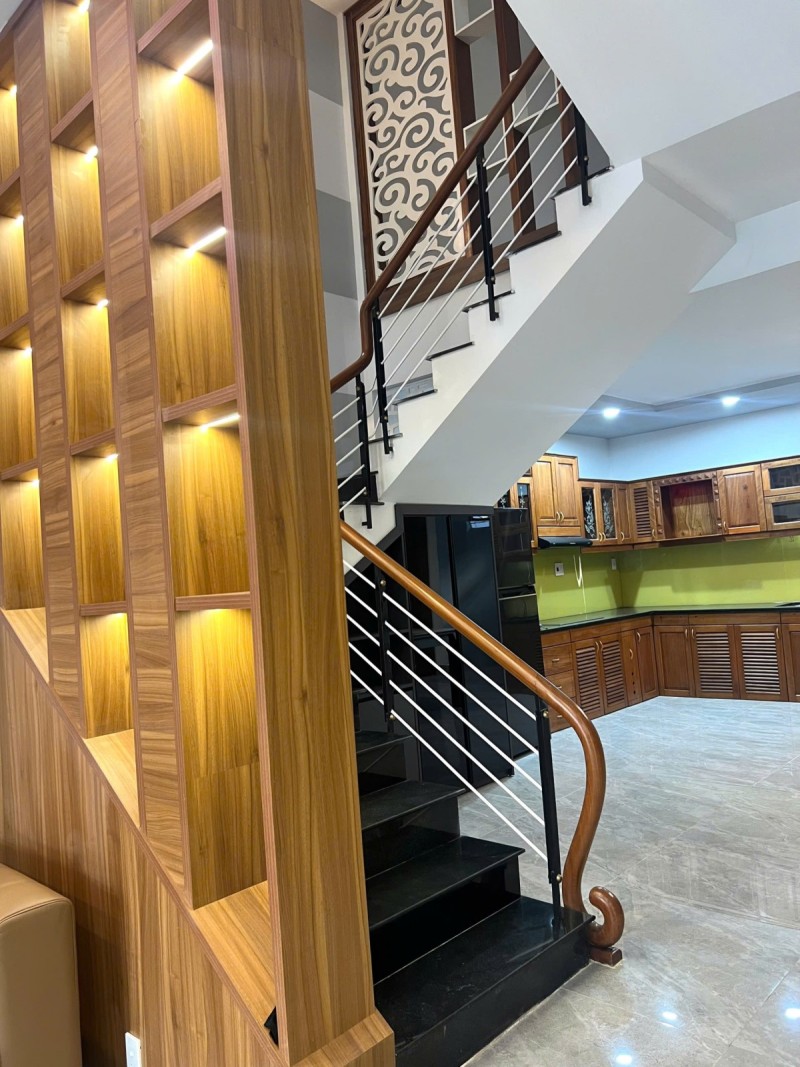  ♣ Nhà MT KD Trần Tống gần Lê Đình Lý, 90m2, 3.5 tầng, KD sầm uất, nhỉnh 12.x tỷ 