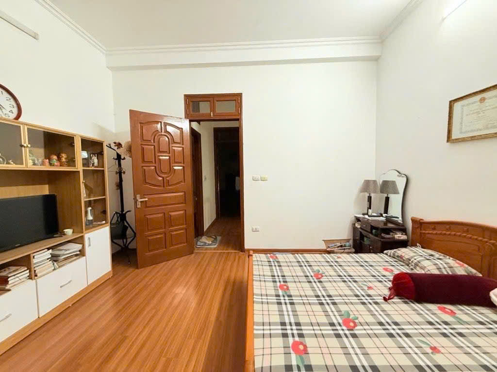  Bán Nhà Xuân La, 54m, 4 tầng, mặt. tiền lý tưởng! 