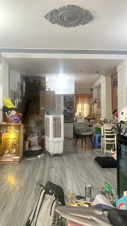  Nhà 4 tầng nở hậu L 7.2m 2 mặt hẻm thông Ba Đình P8Q8. Giá: 8.5 tỷ 