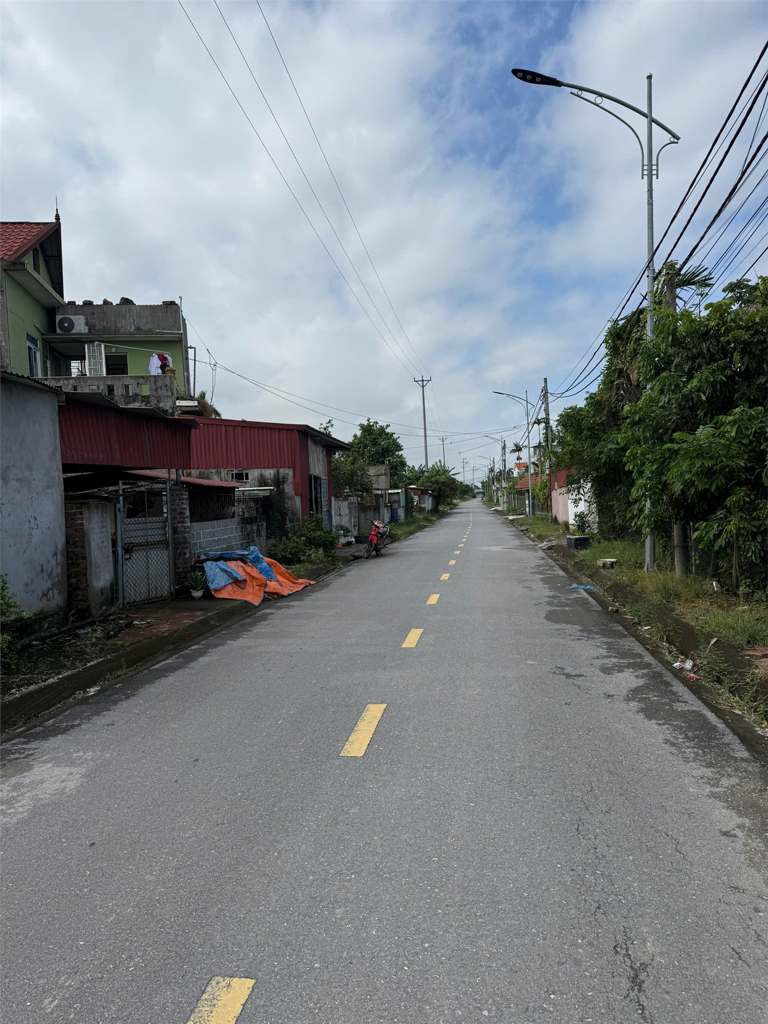  LÔ ĐẤT 2 MẶT ĐƯỜNG NHỰA – GIÁ HIẾM CHỈ 2.2x TỶ  ZALO 0567 222 555 