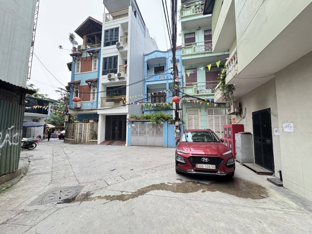  Dương Văn Bé – 38m² – 6 tầng thang máy – ôtô đỗ cửa – cách phố 15m – 13. tỷ 