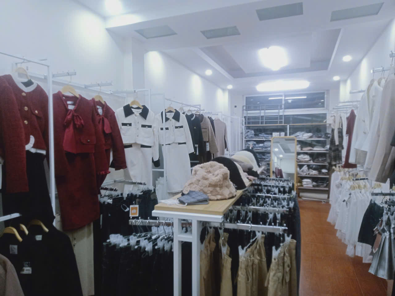  Cho thuê nhà Mặt Phố Nguyễn Trãi 3 tầng x 45m2, thông sàn KD bất chấp, 25 triệu 